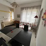 Guesthost - Augusta Apartament Milano Marittima