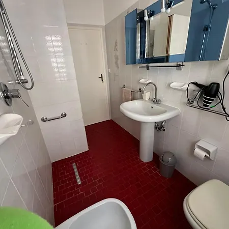 Guesthost - Augusta Milano Marittima