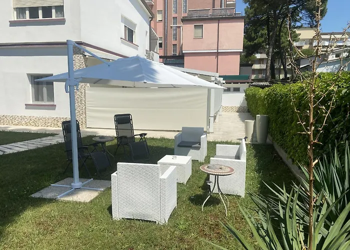 Guesthost - Augusta Milano Marittima